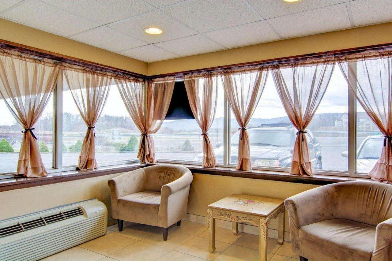 Econo Lodge Wytheville I-77 & I-81 Екстериор снимка