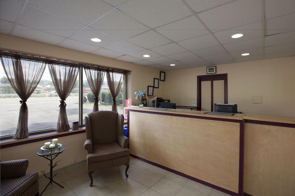 Econo Lodge Wytheville I-77 & I-81 Екстериор снимка