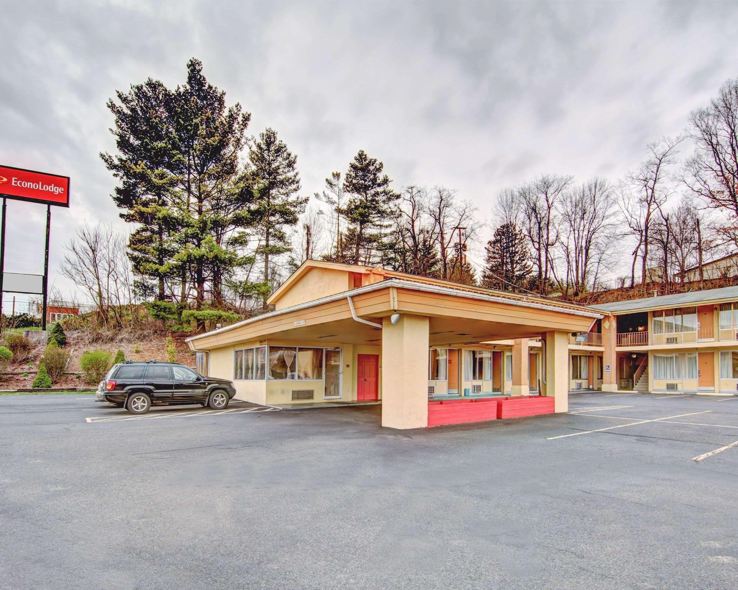 Econo Lodge Wytheville I-77 & I-81 Екстериор снимка