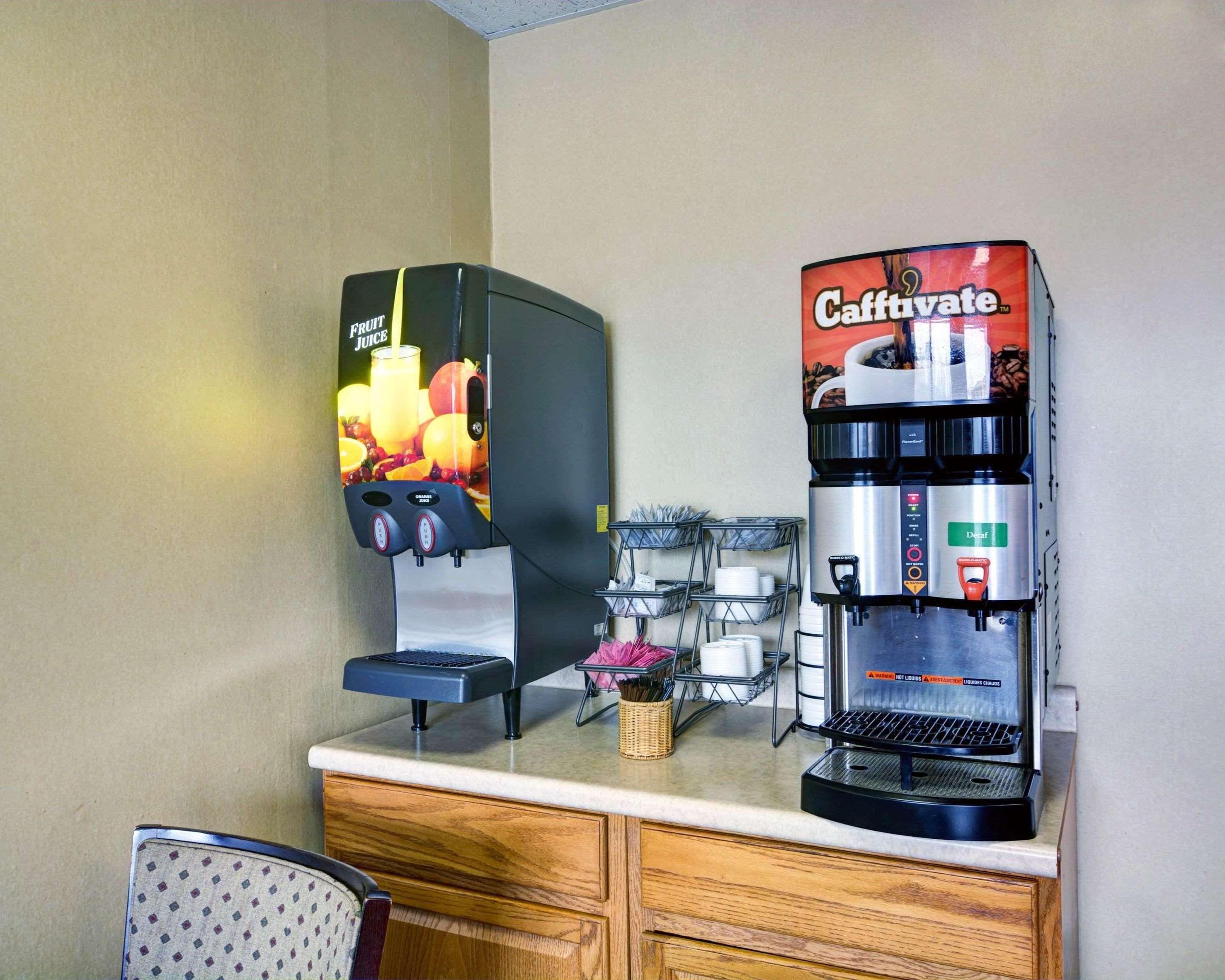 Econo Lodge Wytheville I-77 & I-81 Екстериор снимка