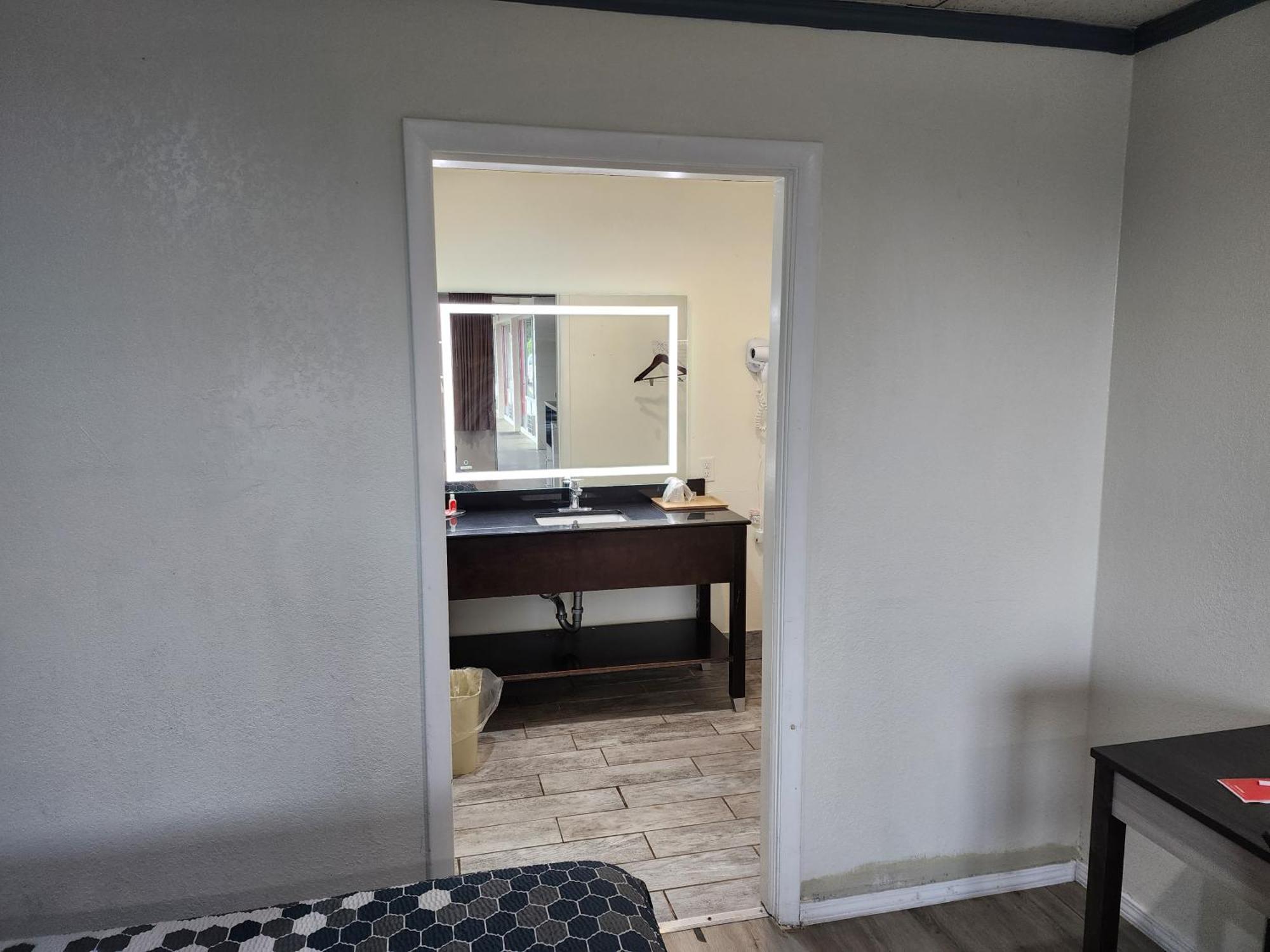 Econo Lodge Wytheville I-77 & I-81 Екстериор снимка