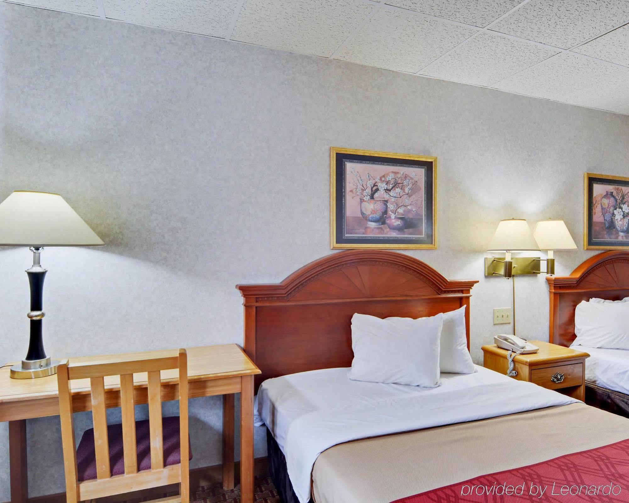 Econo Lodge Wytheville I-77 & I-81 Екстериор снимка